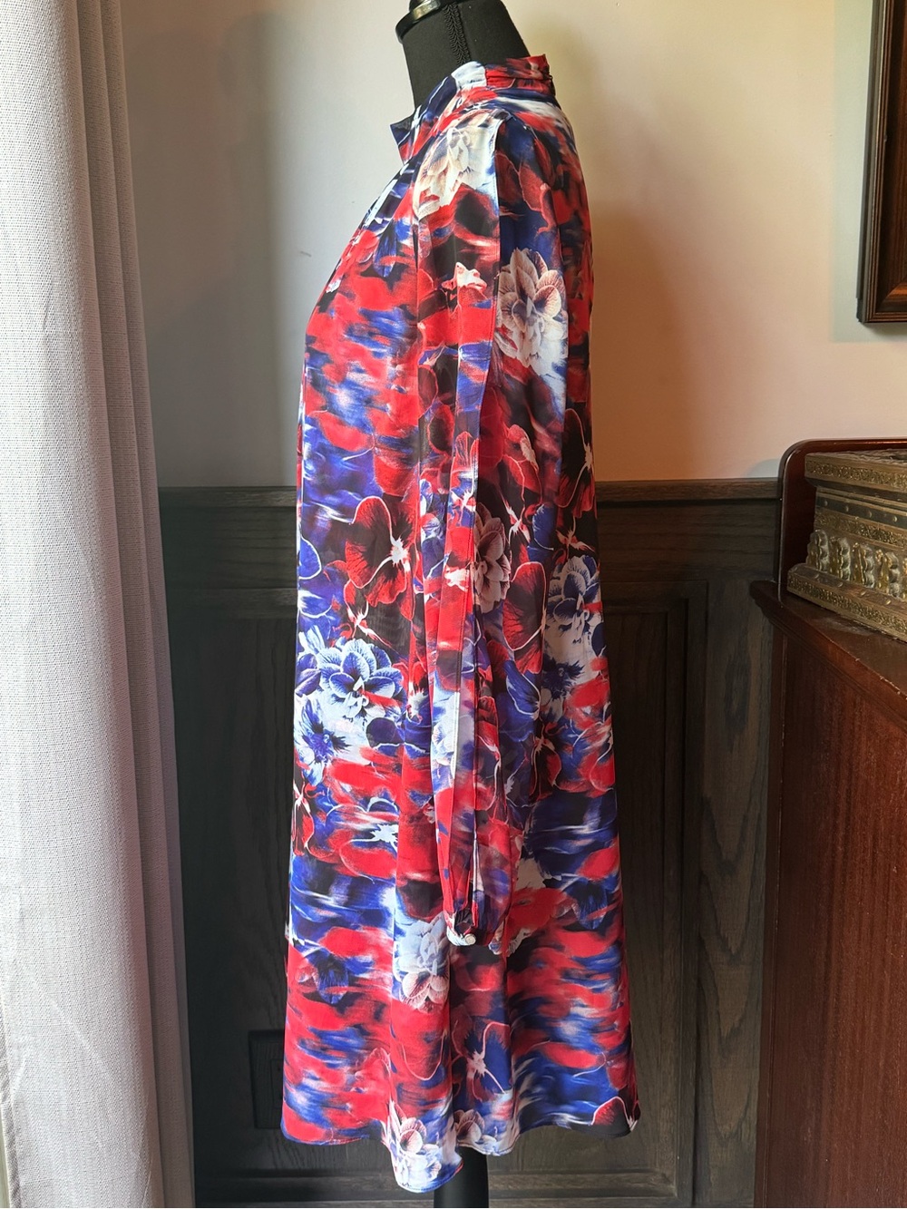Jennifer Lopez Red & Blue Floral Tie-Neck Long Sleeve Dress NWT 10 - Picture 4 of 9